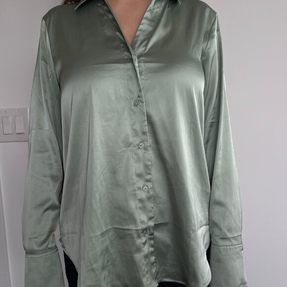 H&M Satin/Silk Sage Green Button Down Blouse - Size Small - Picture 3 of 3